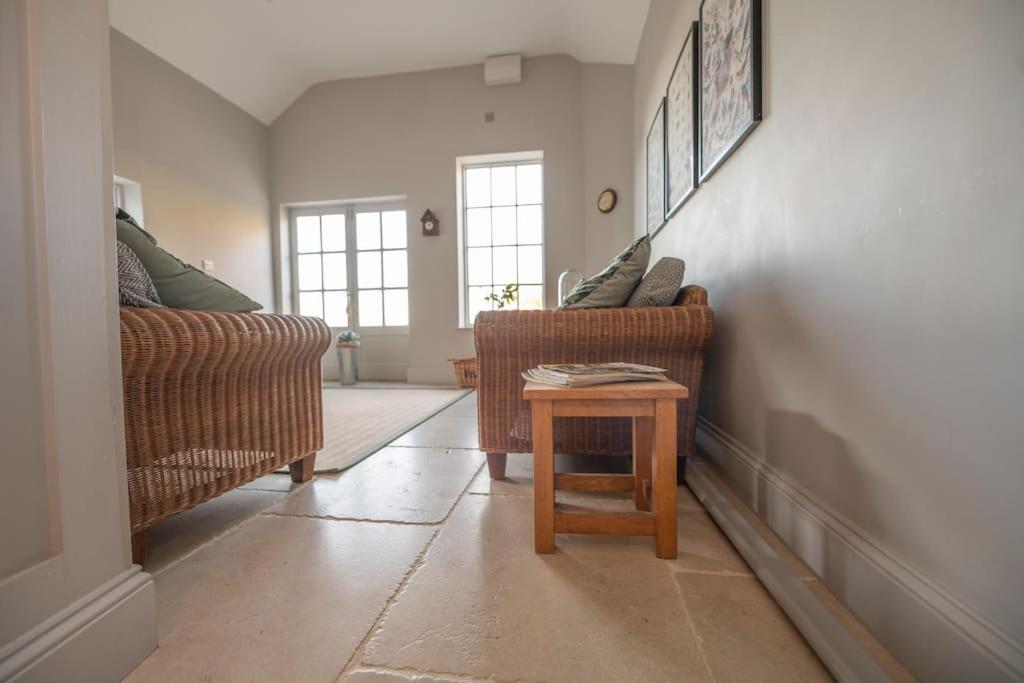 Georgian Country House -Panoramic Views -Sleeps 12 Ruthin Eksteriør billede