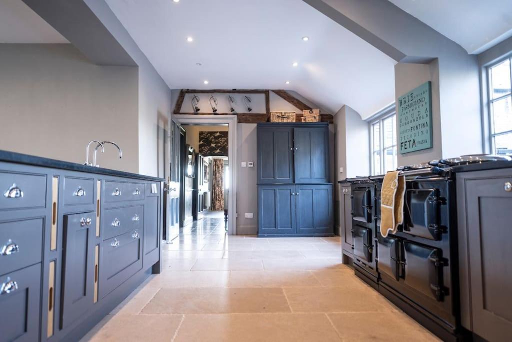 Georgian Country House -Panoramic Views -Sleeps 12 Ruthin Eksteriør billede