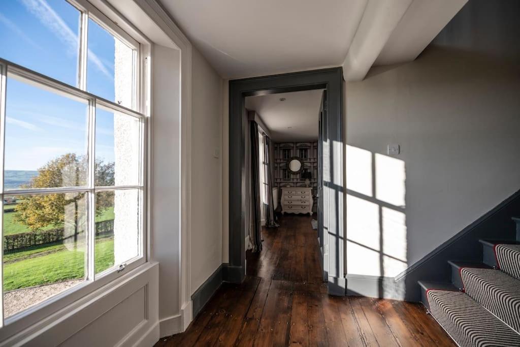 Georgian Country House -Panoramic Views -Sleeps 12 Ruthin Eksteriør billede