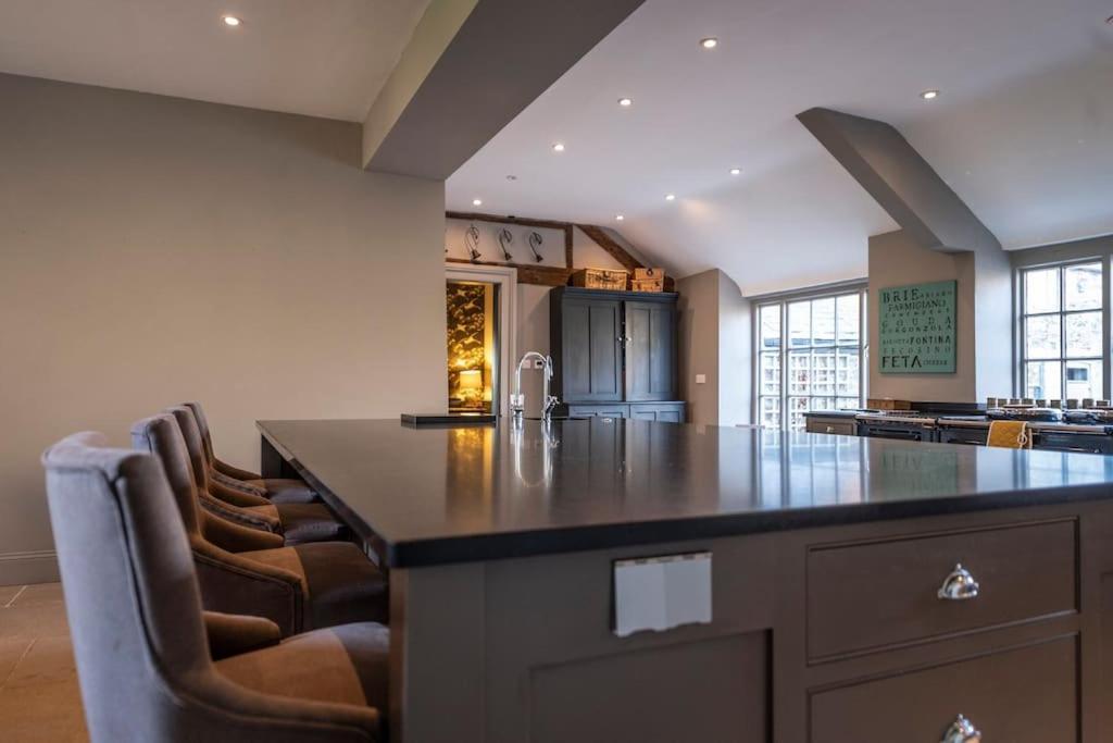 Georgian Country House -Panoramic Views -Sleeps 12 Ruthin Eksteriør billede