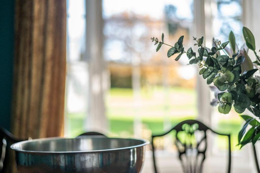 Georgian Country House -Panoramic Views -Sleeps 12 Ruthin Eksteriør billede