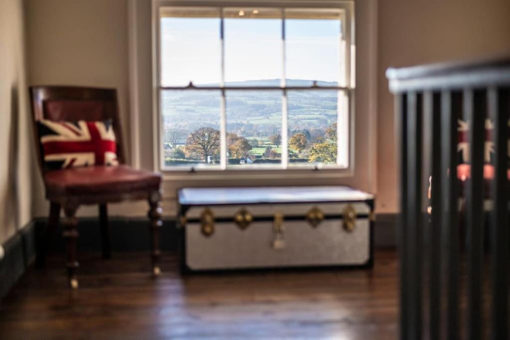 Georgian Country House -Panoramic Views -Sleeps 12 Ruthin Eksteriør billede