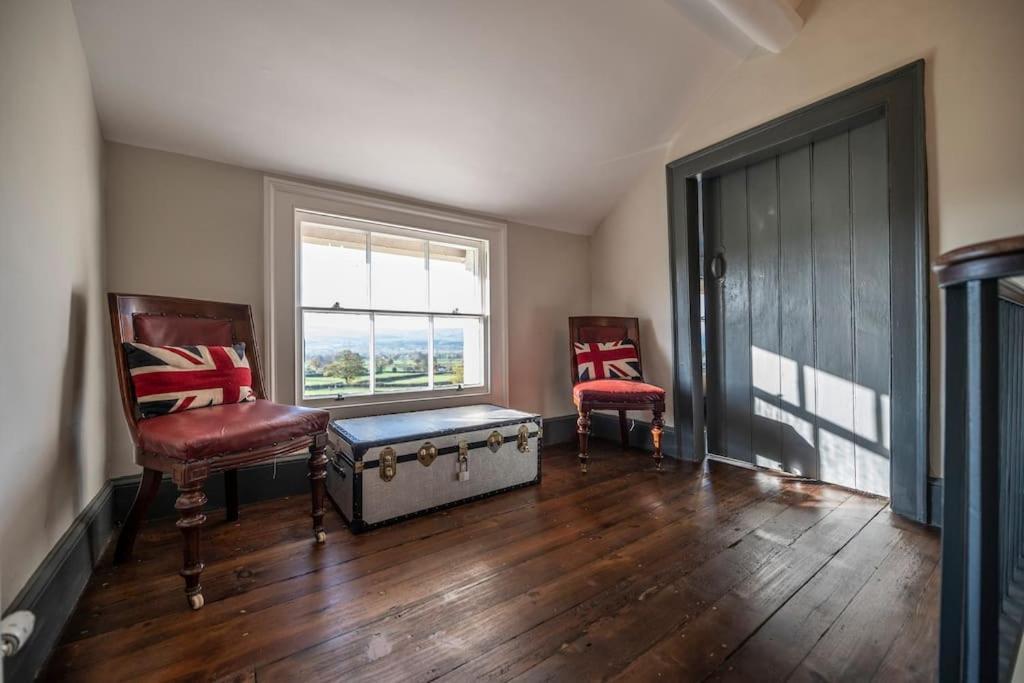Georgian Country House -Panoramic Views -Sleeps 12 Ruthin Eksteriør billede