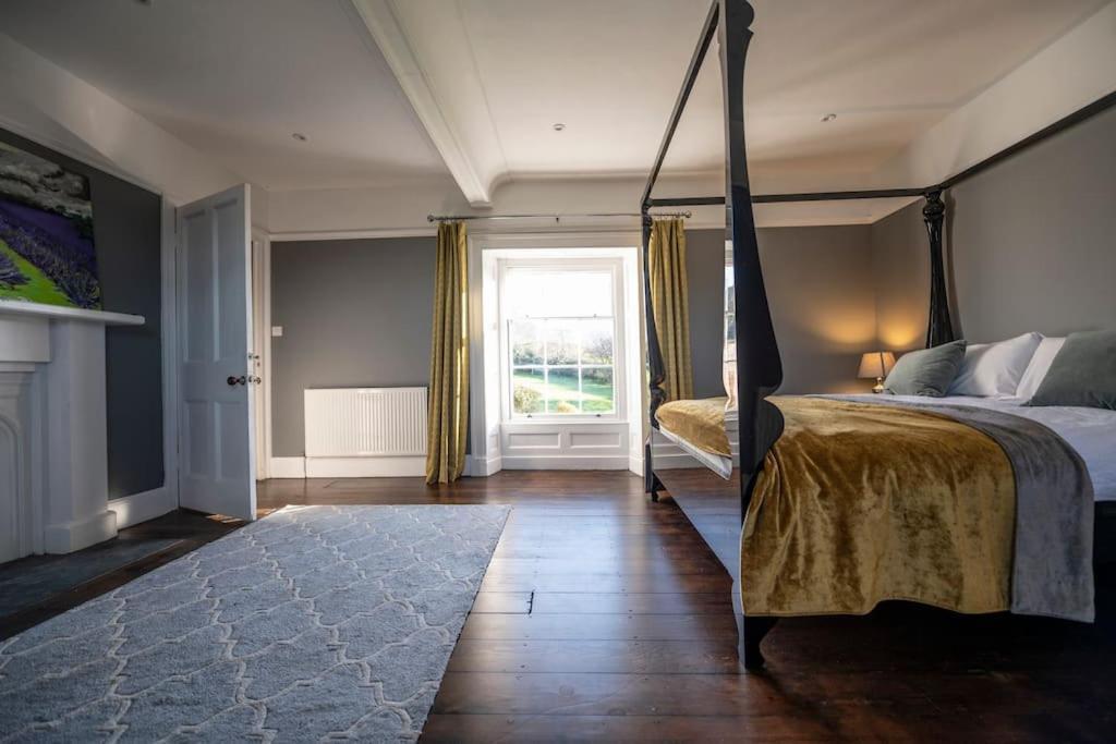 Georgian Country House -Panoramic Views -Sleeps 12 Ruthin Eksteriør billede